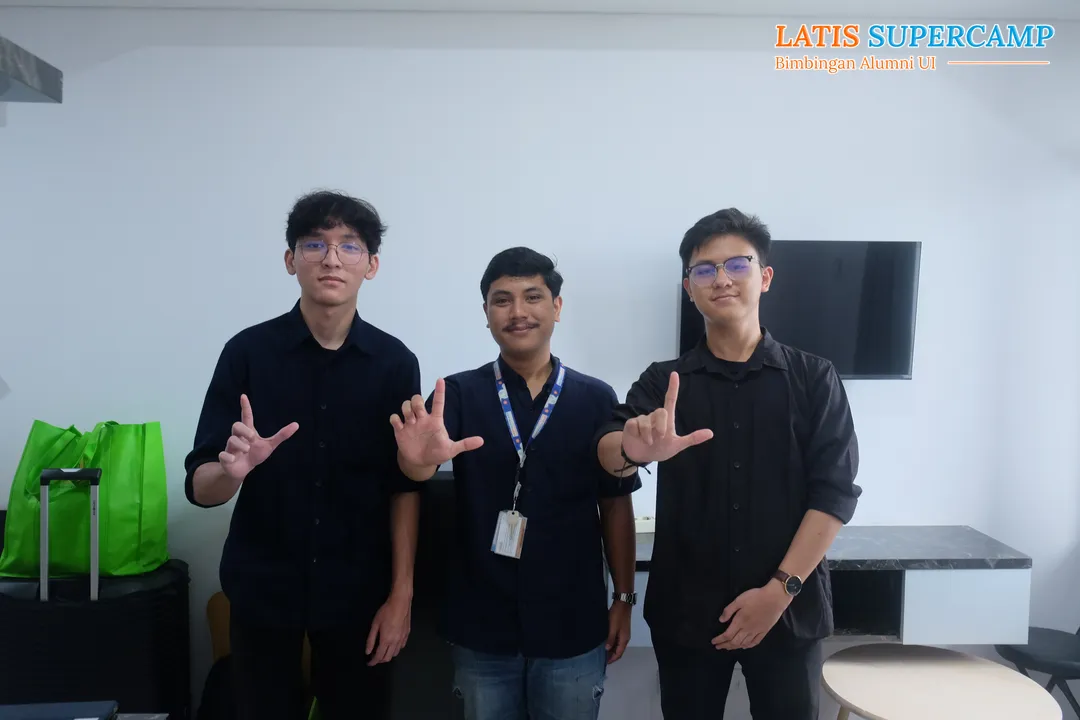 gambar galeri kegiatan bimbel SIMAK UI karantina latis supercamp