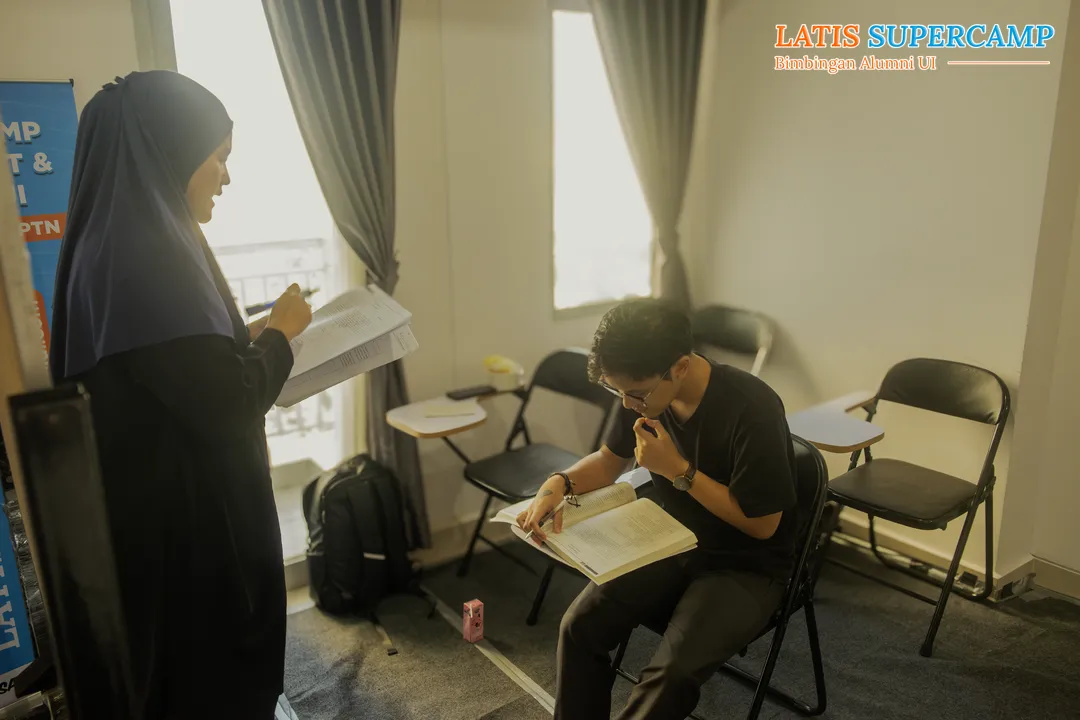 gambar galeri kegiatan bimbel SIMAK UI karantina latis supercamp